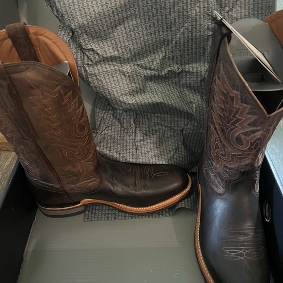 Men’s new still in the box Lucchese boots.  Classic Dark Brown Cowhide size 11D - Picture 5 of 6